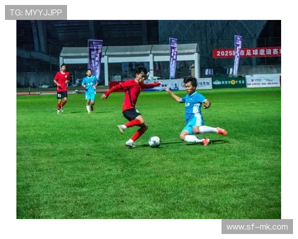 球星在足球场意外受伤的瞬间背后：影响、恢复与职业生涯的挑战