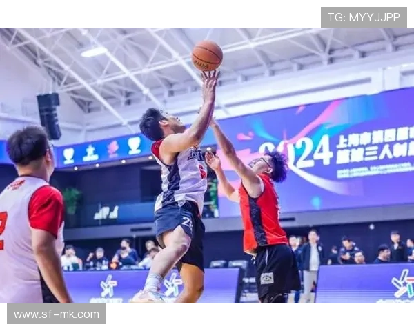 足球巨星观战篮球巅峰对决引发跨界热议球迷直呼画面梦幻